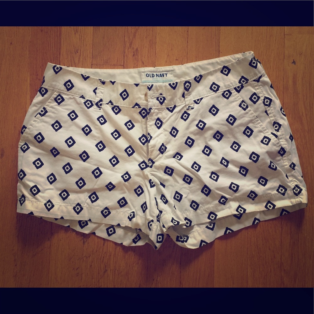 Tribal print black & White Shorts Size 4 OLD NAVY